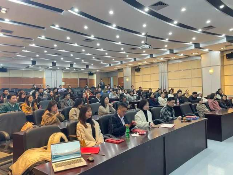 重慶大學(xué)MBA第22屆聯(lián)合會(huì)交接儀式暨頒獎(jiǎng)典禮圓滿完成