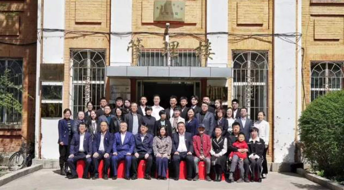  黑科大舉行校友捐建的財務(wù)共享服務(wù)中心實驗室和數(shù)智財稅產(chǎn)業(yè)學(xué)院揭牌儀式