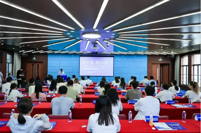 “未來已來，進(jìn)無止境 ”｜上海理工大學(xué)管理學(xué)院專業(yè)學(xué)位經(jīng)濟(jì)類聯(lián)考項(xiàng)目2025夏令營成功舉辦！