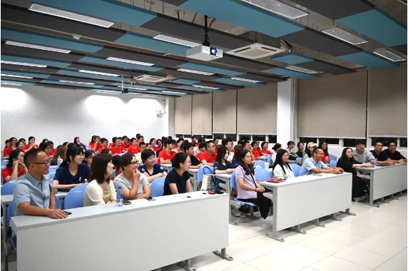 專業引航促成長！北京師范大學灣區國際商學院2024級新生見面會暨專業介紹會順利舉行