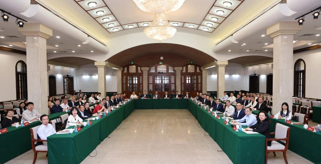 中山大學管理學院產教融合戰略委員會成立暨40周年院慶啟動儀式舉行 